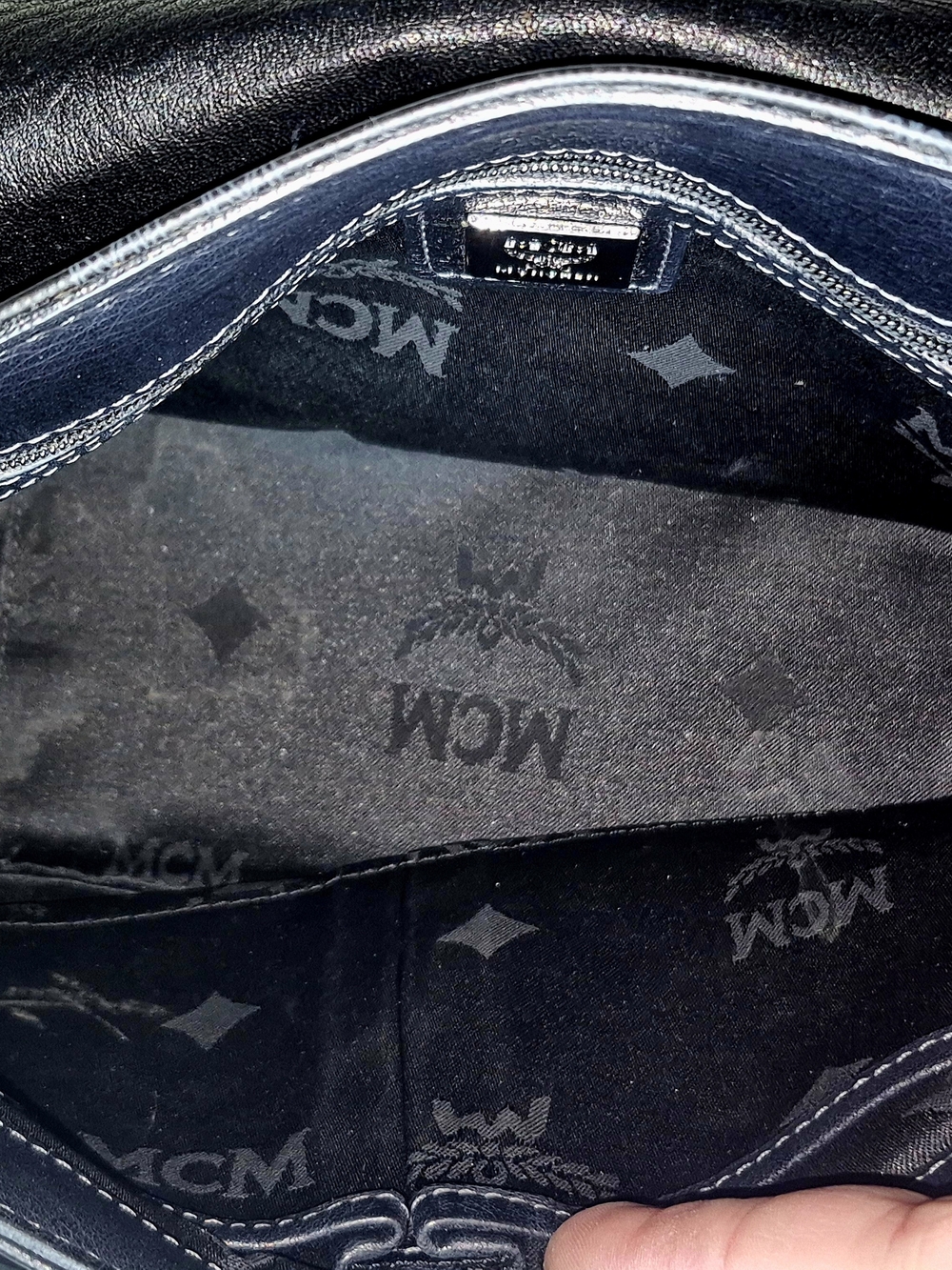 MCM Visetos Crossbody W/ flap black canvas - Picture 8 of 16